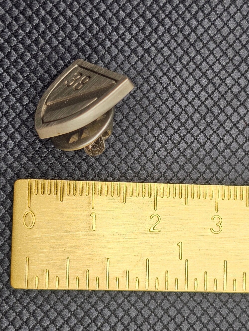 Triangular 3C Pin - Picture 3 of 3